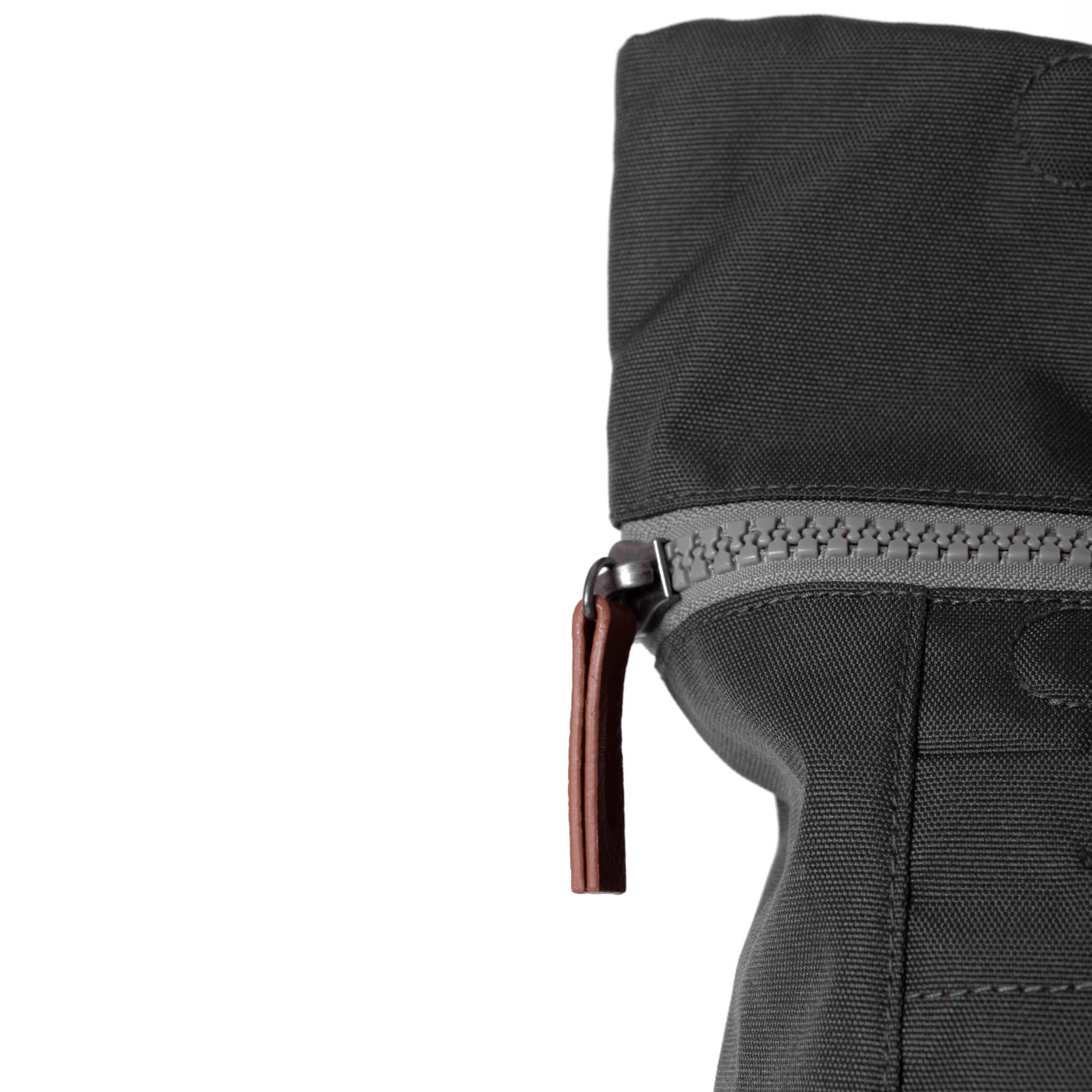 ROKA London Finchley A Medium Ryggsäck, Carbon