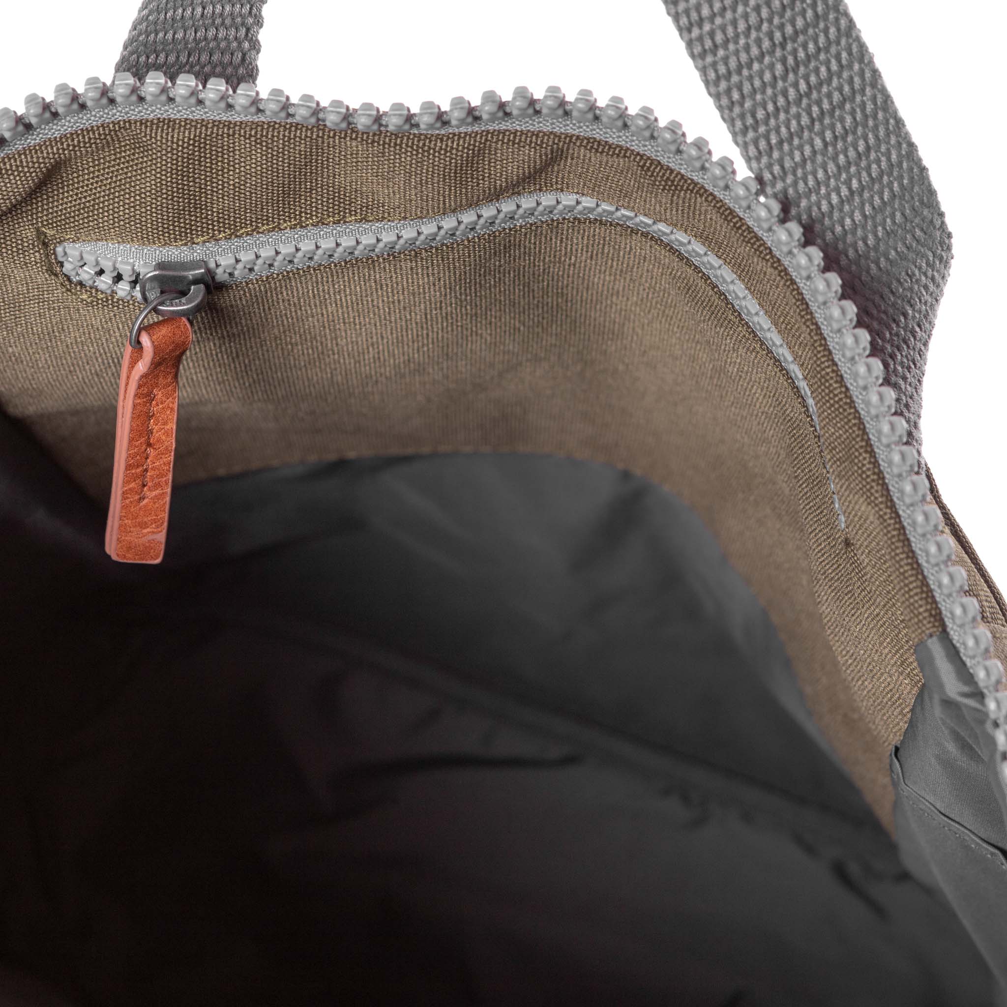 ROKA London Finchley A Medium Ryggsäck, Moss