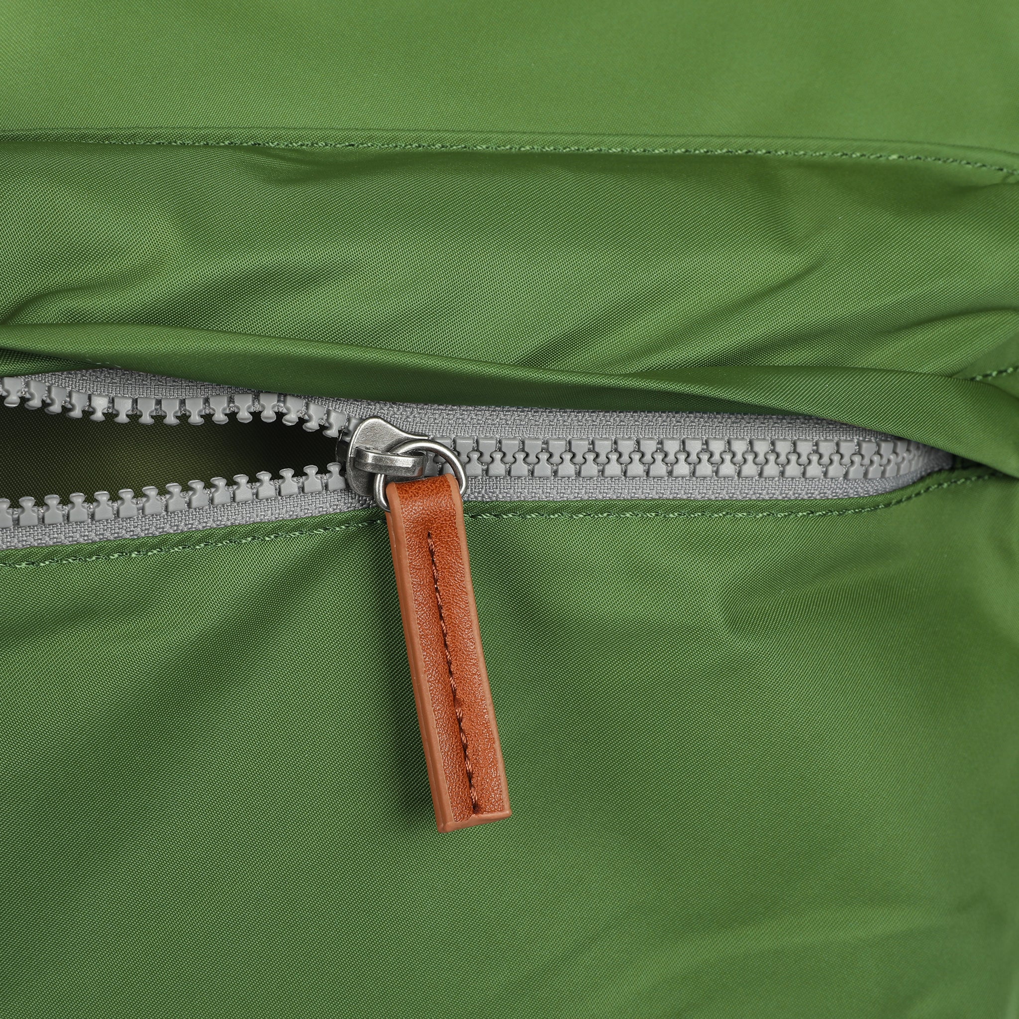 ROKA London Kennington B Axelremsväska, Avocado