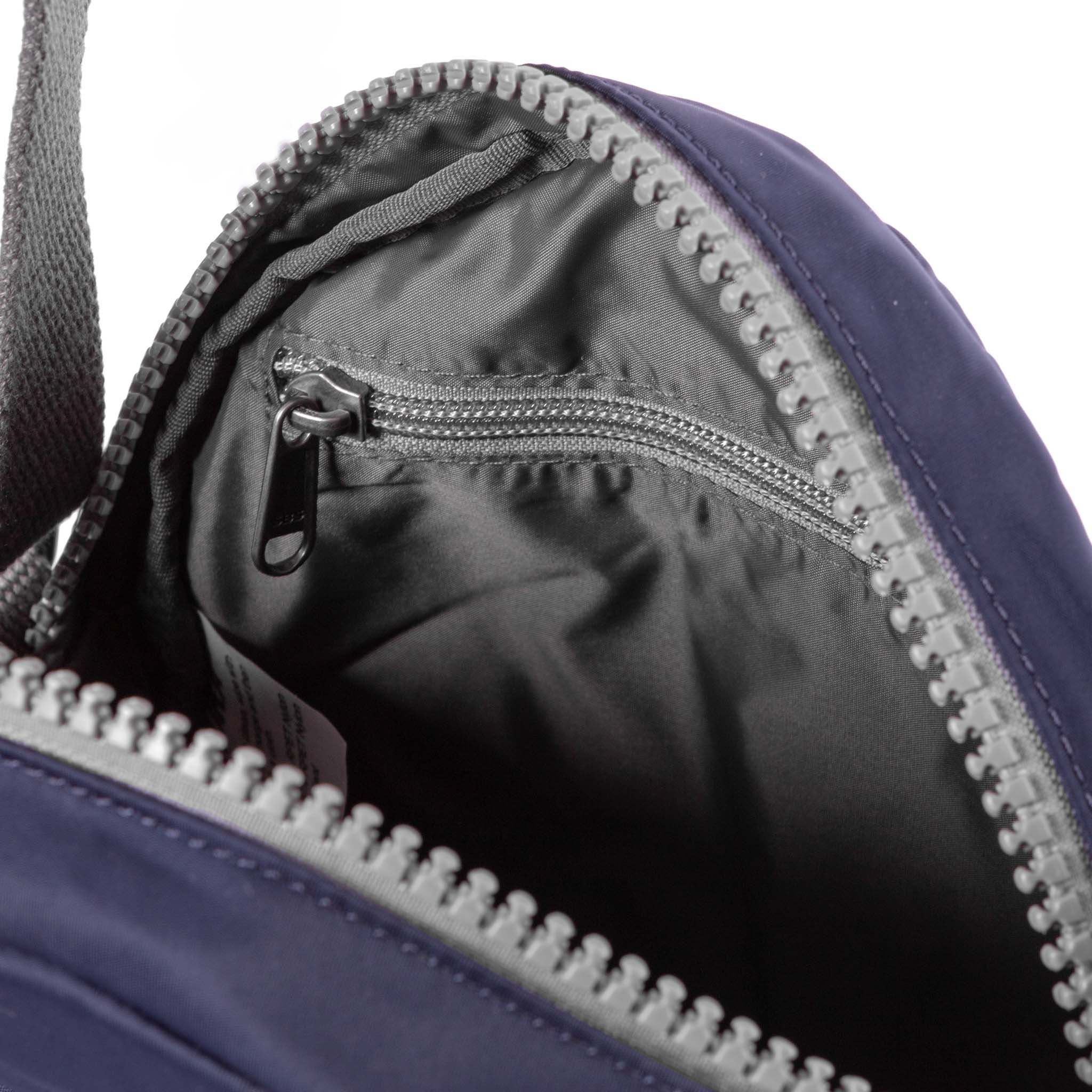 ROKA London Paddington B Axelremsväska, Midnight