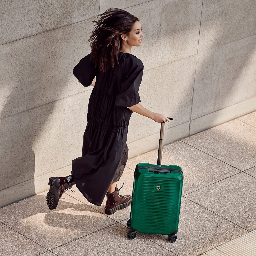 Victorinox Airox, Medium Hardside Case, Forest Green