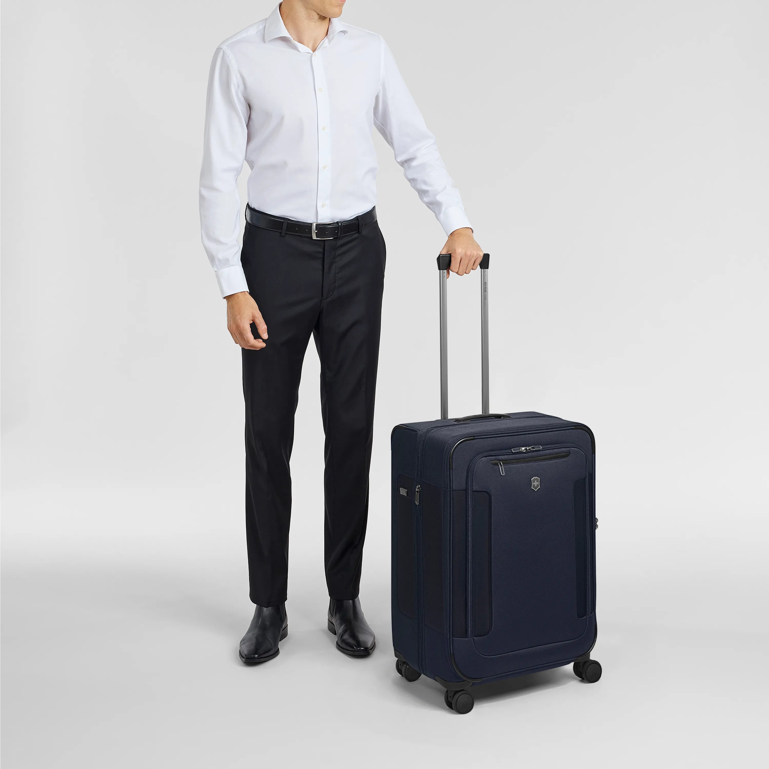 Victorinox Werks Traveler 7.0 Medium Case, Navy Blue