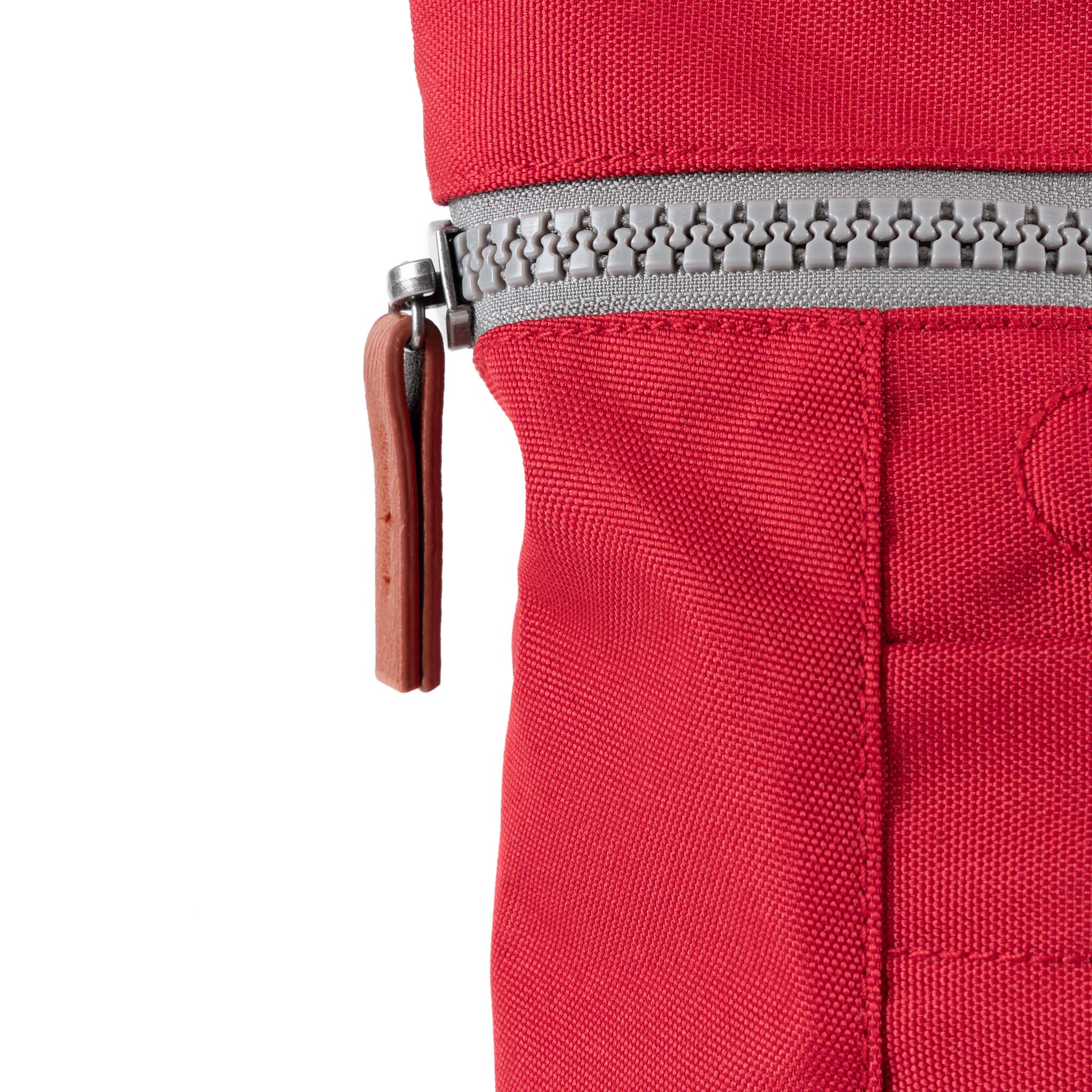 ROKA London Finchley A Medium Ryggsäck, Mars Red