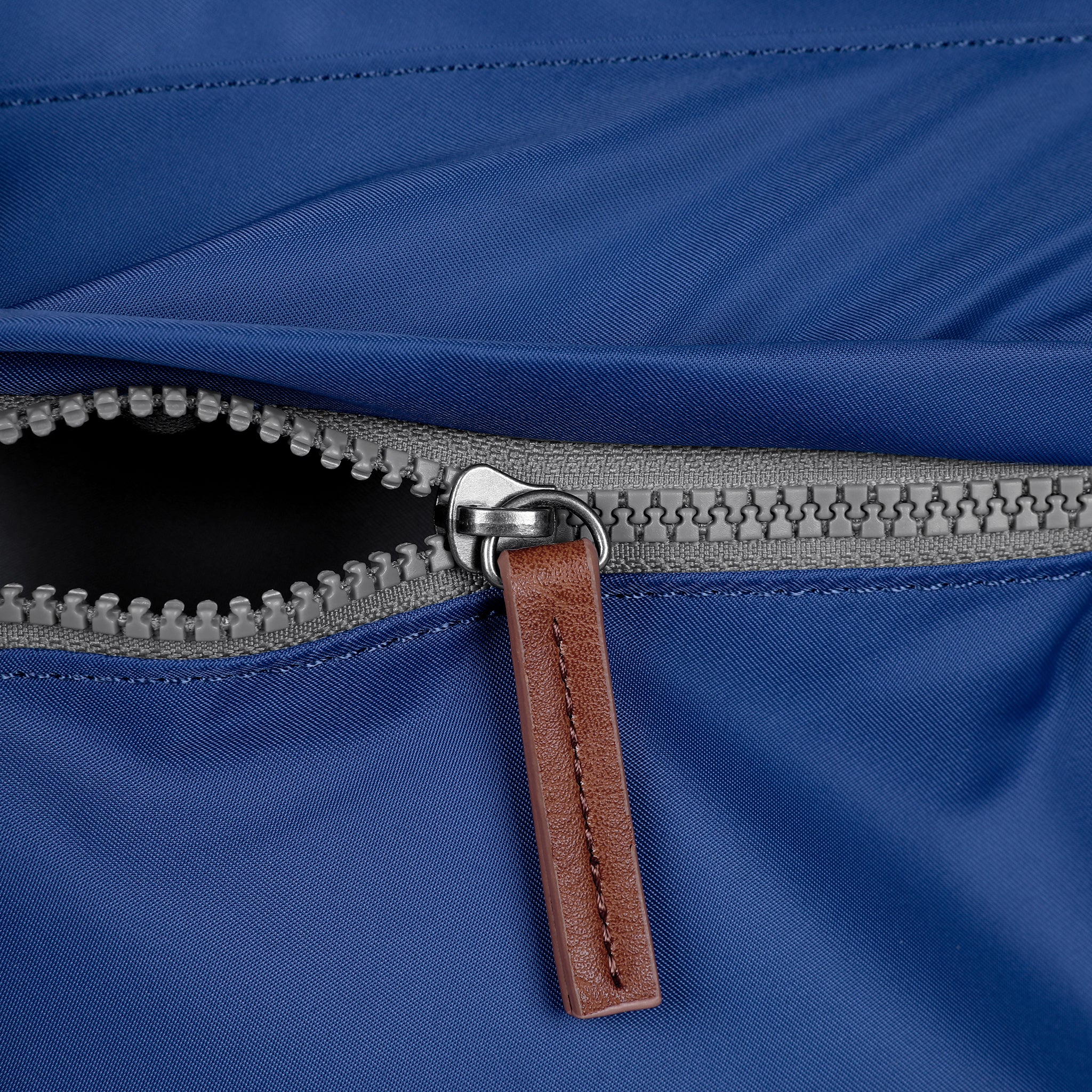 ROKA London Kennington B Axelremsväska, Burnt Blue