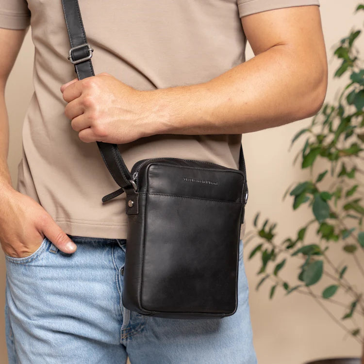 The Chesterfield Brand Saba Crossbodyväska, Svart