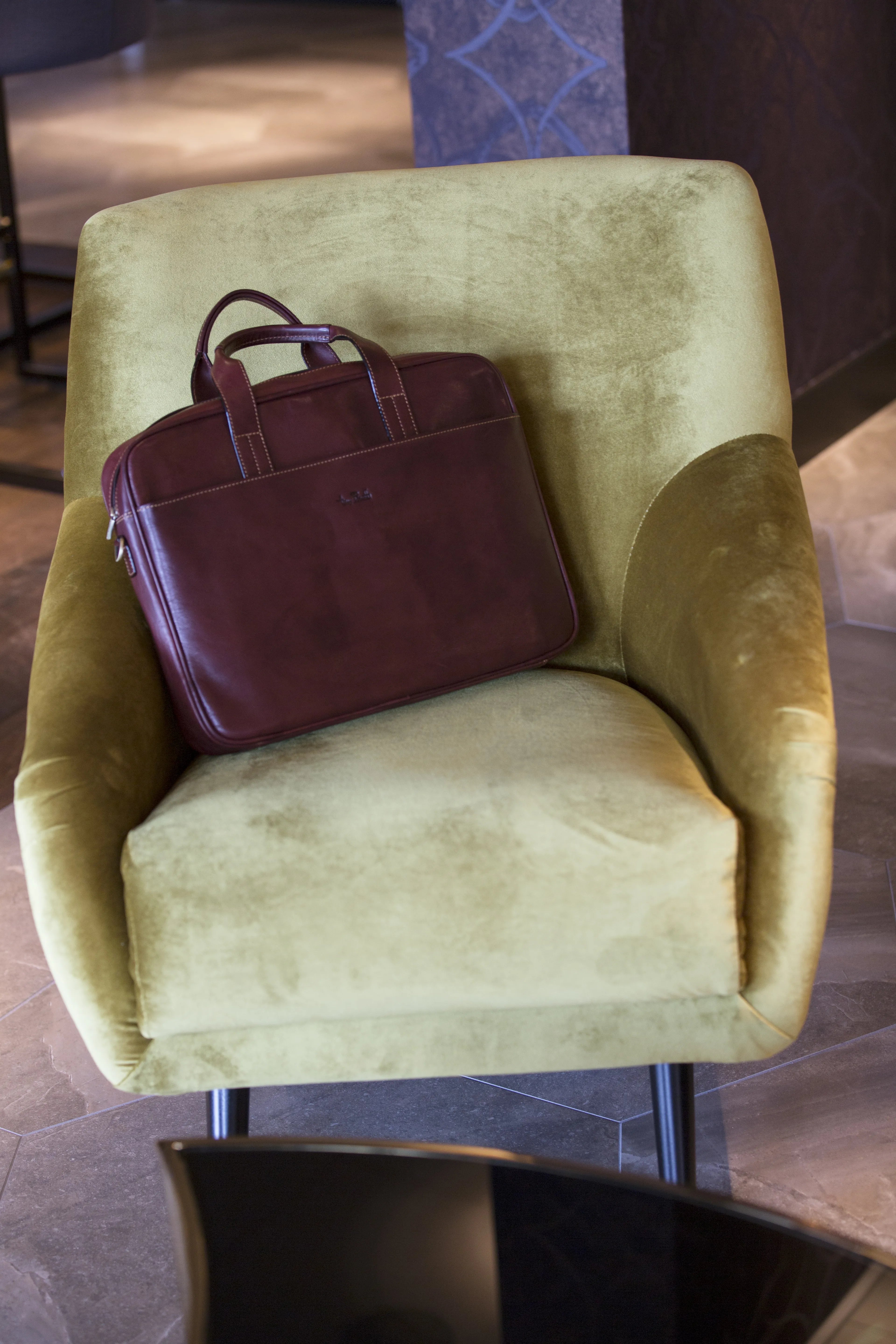 Tony Perotti 1 Compartment Laptop Bag, Dark Brown