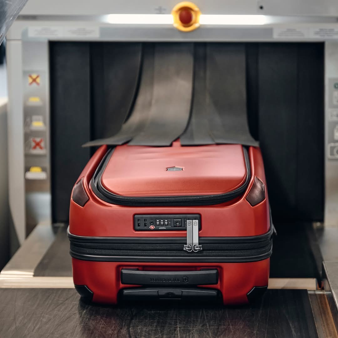 Victorinox Spectra 3.0, Exp. Global Carry-On, Victorinox Red