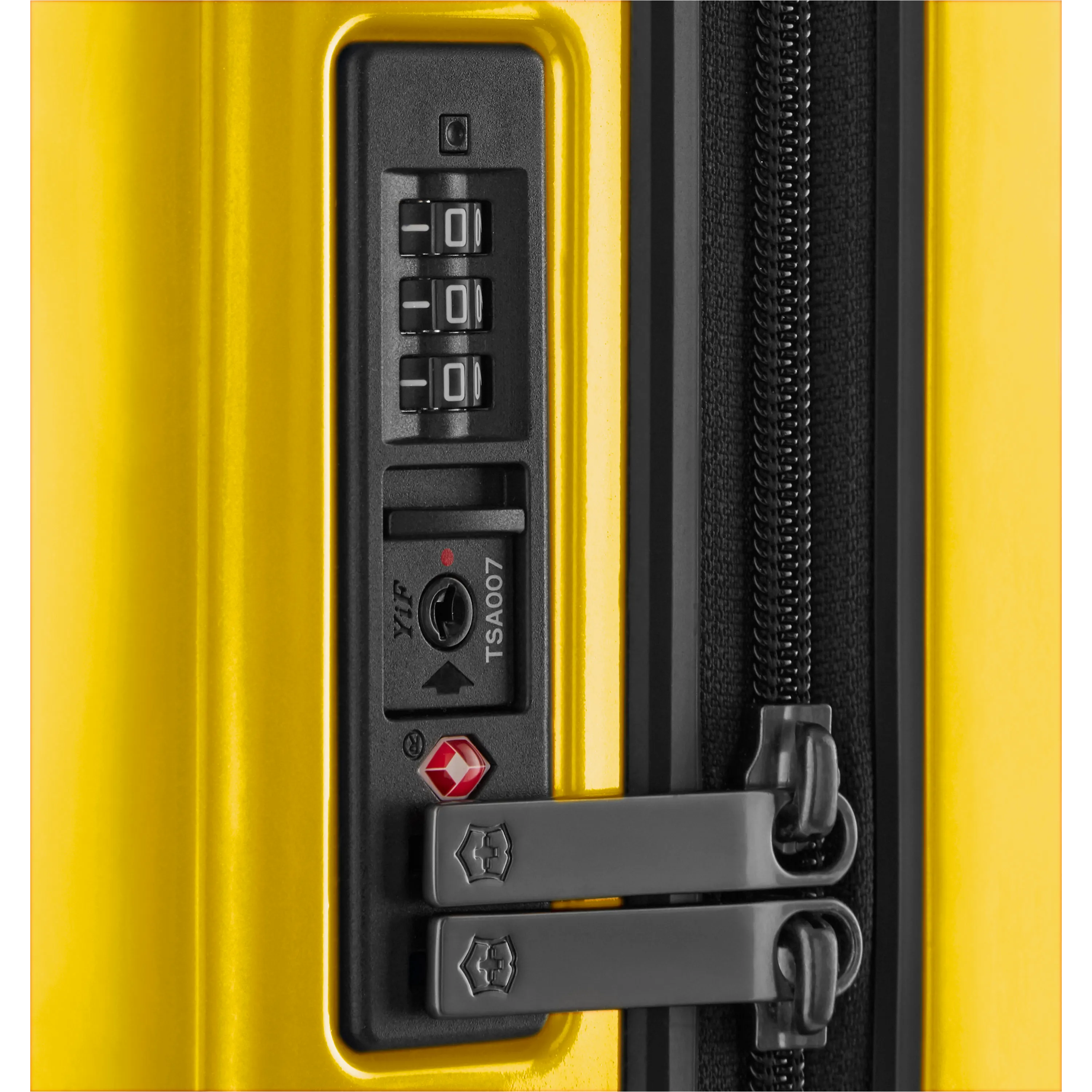 Victorinox Airox, Large Hardside Case, Gold Yellow
