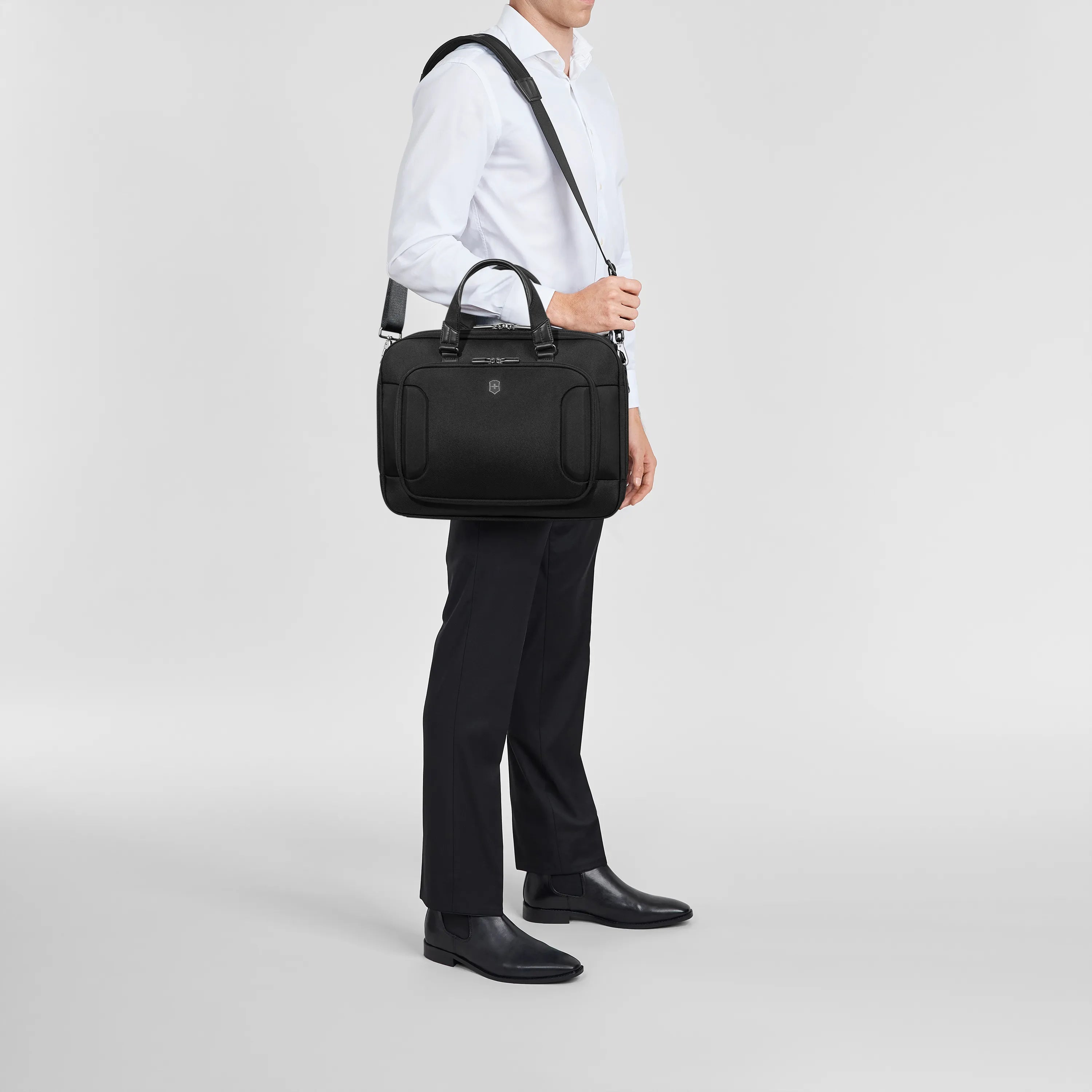 Victorinox Werks Traveler 7.0 Deluxe Briefcase, Black